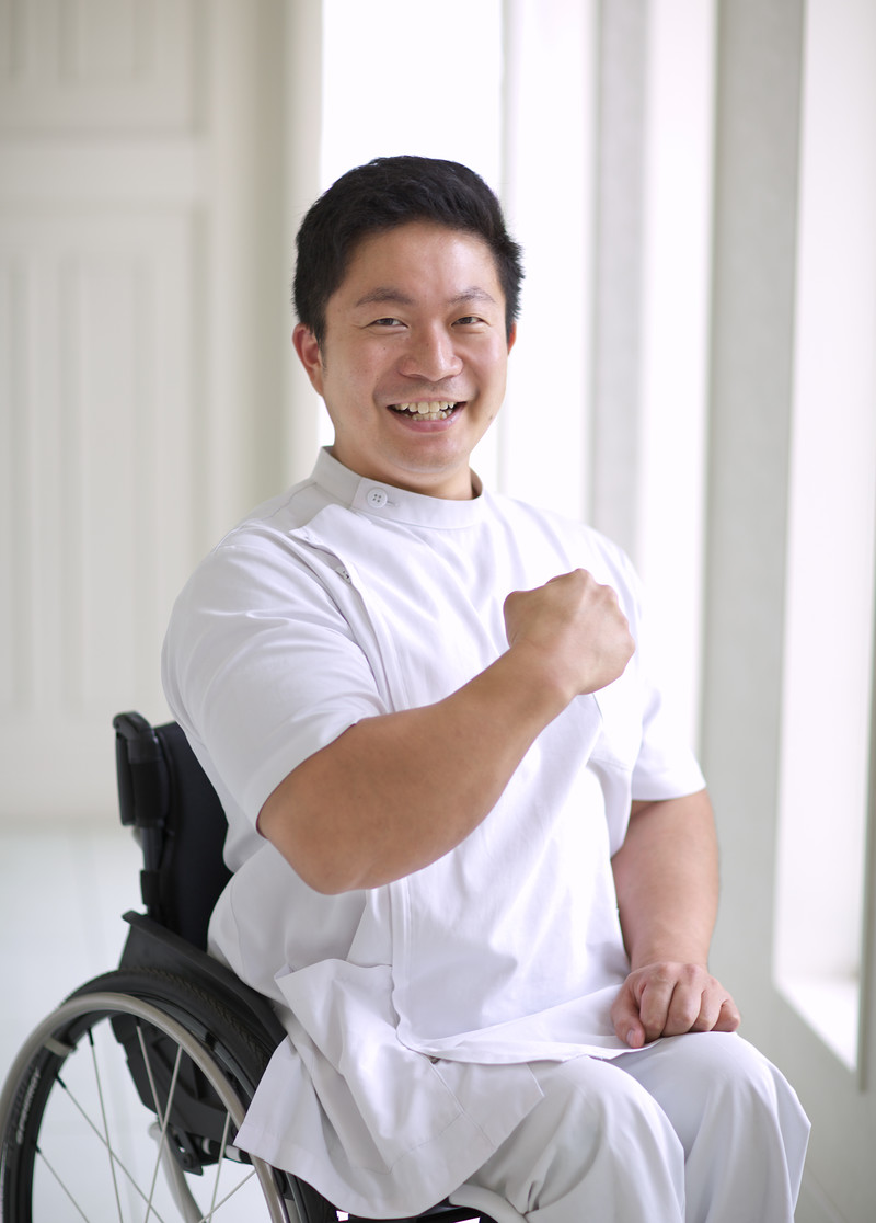 假屋　隆広　鍼灸師
